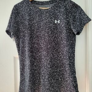 Under Armor Women's Short Sleeve Black and White Tee Size M